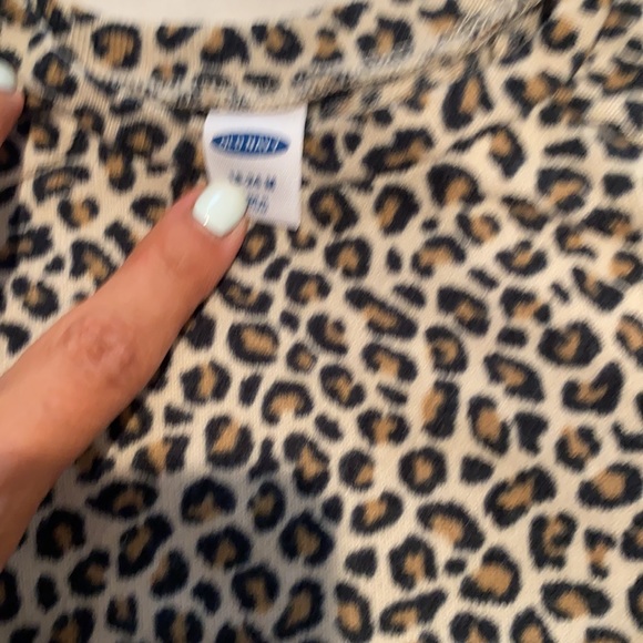 Old navy leopard sweatsuit set 18-24m - Picture 2 of 5
